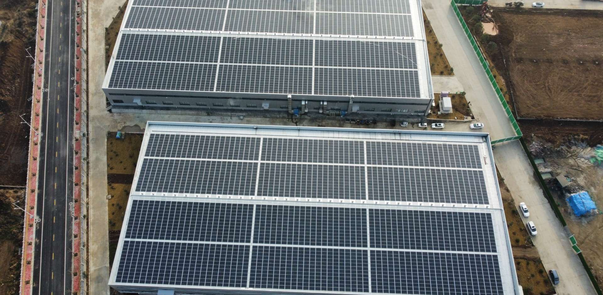 1920-2021年3月，，，，河南唐河县 中部食物城BIPV光伏项目，，，，装机量1.8MW，，，，年发电200万度，，，，知足45%用电需求.jpg